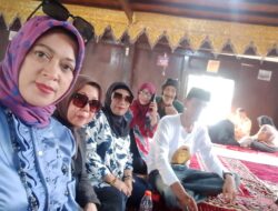 YM Andi Paranrengi Petta Empagae Bersama Bau Mappesossong ( Bau Appe ) Menyambut Para Tamu di Acara Gau Malebbina wija Lamassellomo To Paware Lao,E Ri Luwu