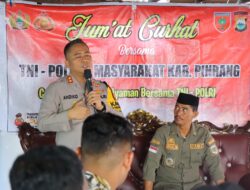 Kapolres Pinrang  Menghimbau kepada  Peternak Saat Acara Jum’at Curhat Di Batulappa