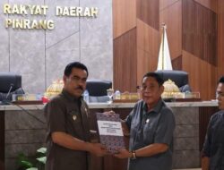 Pj. Bupati Hadiri Rapat Paripurna DPRD Pinrang, Bahas Rancangan APBD Tahun 2025