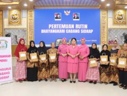 Bhayangkari Sidrap Berbagi Kepedulian: Tali Asih untuk Warakawuri