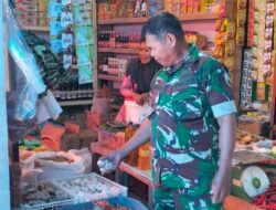 Personel Koramil 1420-02/Tellu Limpie Pantau Harga Sembako di Pasar Sentral Amparita: Dampak Positif Terhadap Stabilitas Harga