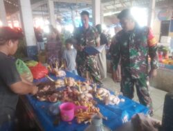 Babinsa Koramil 1420-01/Panca Lautang Laksanakan Pemantauan Harga dan Ketersediaan Bahan Pokok di Pasar Sentral Bilokka