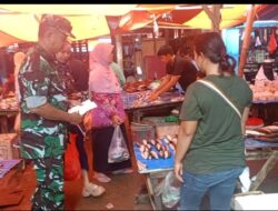 Babinsa Pantau Harga Bahan Pokok di Pasar Empagae, Sidrap