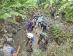 Plt Danramil 1420-04/Watang Pulu Pimpin Karya Bakti di Saluran Irigasi Maccorawalie
