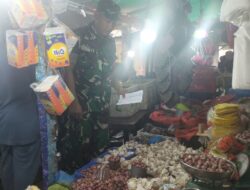 Menjelang Hari Raya Idul Adha Babinsa Pastikan Harga Bahan Pokok Stabil