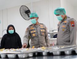 Polda Jatim Dukung Asta Cita Salurkan Ribuan Porsi Makanan Bergizi Gratis Untuk Pelajar