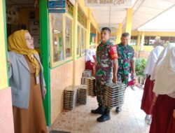Peduli Terhadap Generasi Muda, Babinsa Jajaran Kodim 1420/Sidrap Dampingi Program Makan Bergizi Gratis