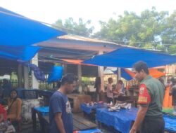 Babinsa Allakuang Aktif Pantau Harga dan Stok Sembako di Pasar Tradisional