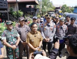 Polres Pinrang Dan TNI Serta Porkopinda Pinrang Tunjukan Peduli, Kunjungi Korban Angin Puting Beliung Di Desa Salipolo Kecamatan Cempa