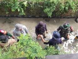 Peduli Lingkungan, Babinsa dan Masyarakat Gotong Royong di Perbatasan Desa Kanie dan Desa Sereang