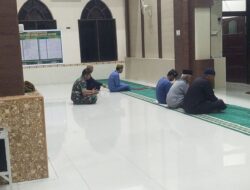 Babinsa Koramil Jajaran Kodim 1420/Sidrap Laksanakan Safari Subuh Bersama Warga