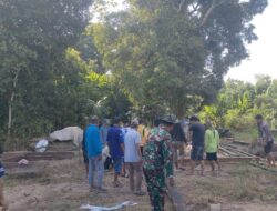 Babinsa Turun Tangan, Gotong Royong Bangun Rumah Warga Wujud Kemanunggalan TNI-Rakyat”