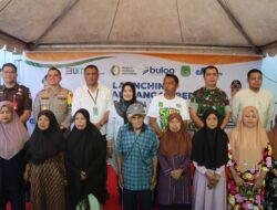 Dukung Ketahanan Pangan, Kapolres Sidrap Bersama Muspida Salurkan Beras Kepada Warga