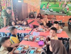 TNI Peduli Gizi Anak: Babinsa Kodim 1420/Sidrap Kawal Program Makan Bergizi Gratis di Sekolah