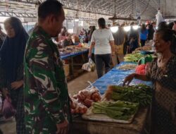 Babinsa Sidrap Pantau Harga Pangan di Pasar Lawawoi, Pastikan Stabilitas dan Ketersediaan