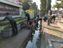 Antisipasi Banjir, Kapok Tuud Kodim 1420/Sidrap Pimpin Karya Bakti Bersihkan Saluran Air