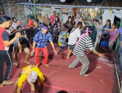 Keseruan Lomba Tangkap Bebek Tutup Semarak HUT RI ke-80 di Kampung Gadde Bulukumba