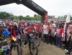 Gowes Kemerdekaan Meriah Dirangkai Pengukuhan Pengurus ISSI Sidrap