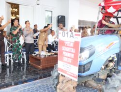 Rangkaian HUT RI Ke 80, Kapolres Sidrap menghadiri Karnaval Brigade Pangan Alsintan