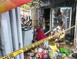 Makassar–Kebakaran terjadi di Jalan Pelita Raya II, Kota Makassar, Sulawesi Selatan (Sulsel). Sebanyak 1 warung coto dan 2 kios hangus terbakar akibat dugaan kebocoran gas dari kompor.