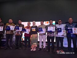 Dunia Pendidikan Kembali Terima Penghargaan Tingkat Nasional Uang Di Terima Oleh Bupati Pinrang