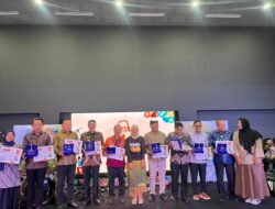 Bupati Syaharuddin Alrif Raih Mohammad Syafei Award di Puncak Temu Pendidik Nusantara XII