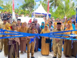 Bupati Sidrap Resmikan Kantor Desa Talawe dan Salurkan BLT Secara Simbolis