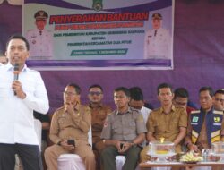 Bupati Syaharuddin Salurkan Truk Sampah untuk Kecamatan Dua Pitue