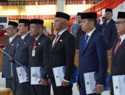 Wakil Bupati Melatik Dan Mengambil Sumpahnya Enam Pejabat Tinggi  Pratama Lingkup Pemerintah Kabupaten Pinrang