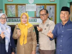 Wakil Bupati Sidrap Bersama Keluarga Tunaikan Zakat Fitrah di Baznas