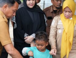 Di Sidrap, Wagub Fatmawati Rusdi Praktikkan Pengolahan Ikan Sapu-sapu Jadi Pakan Ternak