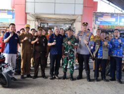 Bupati Pinrang Tinjauh Pasar pastikan harga Kestabilan Harga Dan Ketersediaan Pangan Pokok Jelang Lebaran Idul Fitri