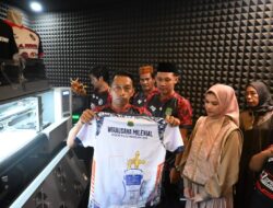 Putar Roda Ekonomi dari Desa, Bupati Resmikan AJ Sport Apparel di Talumae