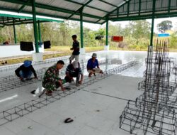 Babinsa Kodim 1420-05/Duapitue Setia Mengawal Pembangunan di Desa Lombo, Wujud Nyata Pengabdian Tanpa Lelah