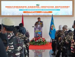 Buka Muscab Lima Daerah, Bupati Andi Utta Dipakaikan Jaket FKPPI