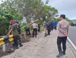 Tiga Pilar TNI/Polri Bersama Penerintah Kecematan Suppa Kompak Kerja Bakti, wujudkan Lingkungan Sehat Dan Bersih