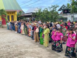 Upacara Hardiknas Bernuansa Adat Bugis di UPT SD Negeri 6 Amparita, Refleksi Pendidikan dan Pelestarian Budaya