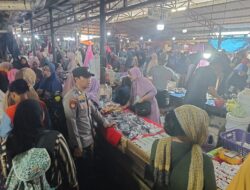 Polsek Mattirobulu Intensifkan Pengamanan Dan Pengaturan Lakulintas Di Pasar Kariango