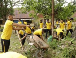 Dukung Gerakan Asri Personil Polres Pinrang Gelar Jumat Bersih Di Aspol Pinrang