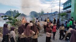 Dukung Gerakan Indonesia Asri Personil Polsek Paleteang  Gotong Royong Bersama Masyarakat