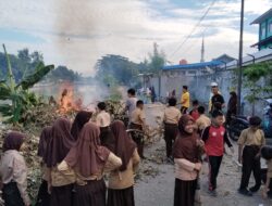 Dukung Gerakan Indonesia Asri Personil Polsek Paleteang  Gotong Royong Bersama Masyarakat