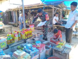 Babinsa Panca Lautang Pantau Harga Sembako di Pasar Bilokka, Pastikan Stok Aman dan Harga Tetap Stabil