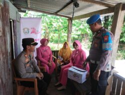Polsek Watang Sawitto Salurkan Bansos Ke Warga Kurang Mampu Jelang HUT Byangkara Ke -80