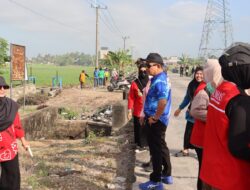 Jumat Bersih Timoreng Panua Jadi Ruang Kolaborasi Pemerintah, KKN Unhas, Pelajar, dan Warga