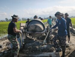 Satgas TMMD Ke – 129 Kodim 1404/Pinrang Gunakan Molen Aduk Campuran, Percepat Pekerjaan Fisik Di Desa Tanratuo