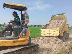 TMMD Ke – 129 Kodim 1404/Pinrang Terus Datangkan Truk Pengankut Material Percepat Pembangunan Sasaran Fiaik