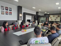 Sekda Sidrap Terima Mahasiswa KKN Unhas dan UNM, Dorong Program Kerja Selaras dengan Pembangunan Daerah