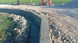 Sasaran Fisik Satgas TMMD ke -129 Kodim 1404/Pinrang Pekerjaan Talud  Jalan Tani Sepanjang 3,136 Meter  Kini Capai 45 Persen