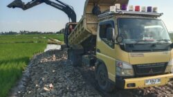 Gaspol, Satgas TMMD Ke -129 Kodim 1404/Pinrang Terus Datangkan Truk Pengangkut Timbunan Kelokasi Jalan Tani” Kian Terbentuk “