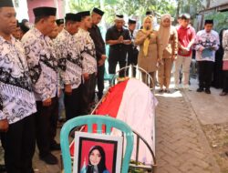 Wabup Nurkanaah Lepas Jenazah Guru MTsN 2 Pangkajene, Kenang Pengabdian Almarhumah